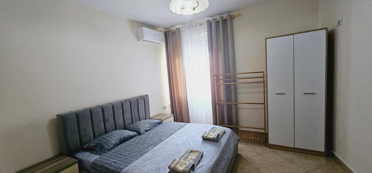 New Bazaar Side Bliss 2 Bed Room Apt With Free Garage ティラナ エクステリア 写真