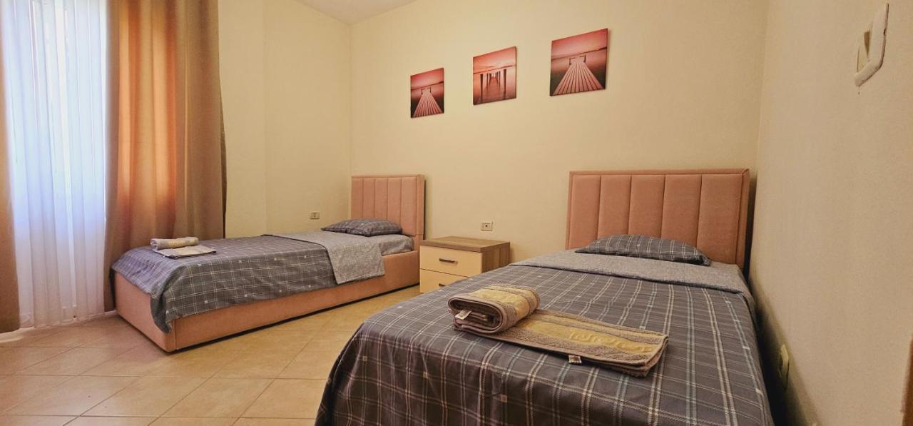 New Bazaar Side Bliss 2 Bed Room Apt With Free Garage ティラナ エクステリア 写真