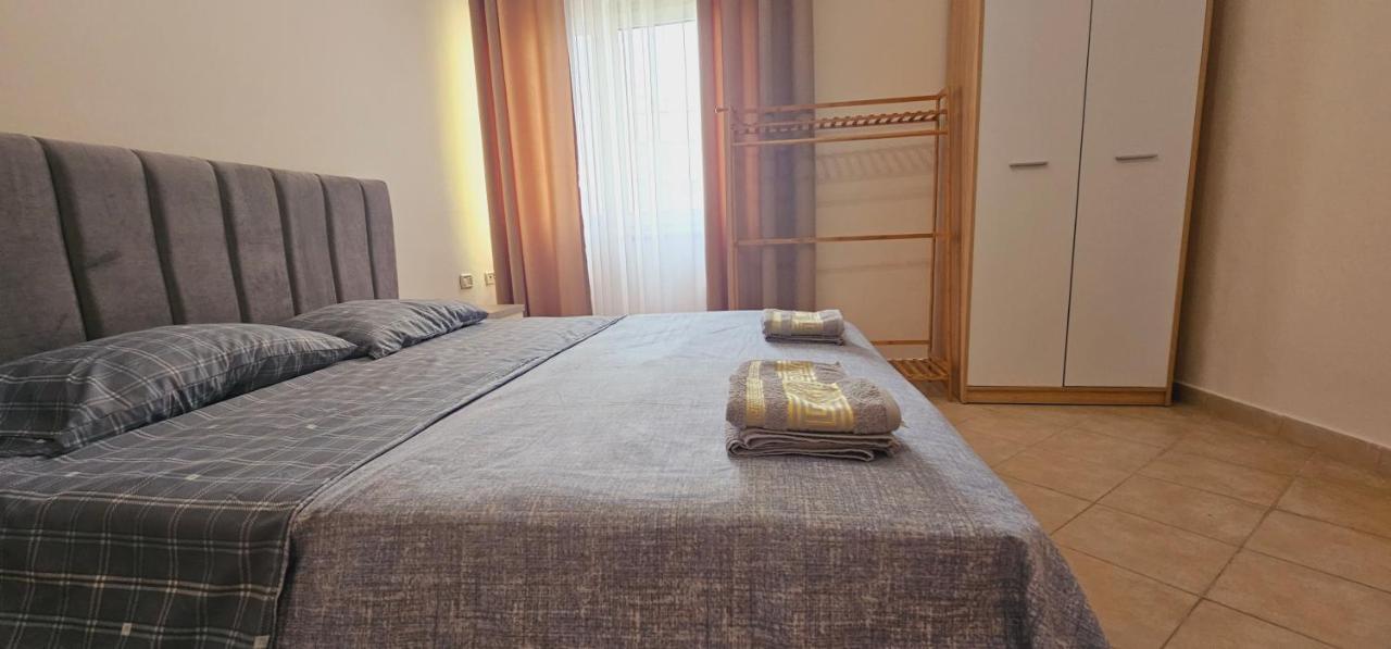 New Bazaar Side Bliss 2 Bed Room Apt With Free Garage ティラナ エクステリア 写真